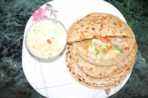 http://www.biharirecipes.com/recipes/paneer-paratha-recipe-in-hindi/