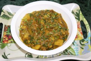 Aloo Tamatar ki sabzi - आलू, पालक, बैगन और टमाटर की मिक्स सब्जी, उंगलियां चाटने पर मजबूर कर देगी