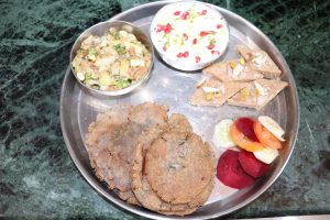 Vrat Special Recipes in Hindi - नवरात्र स्पेशल रेसिपी- व्रत की थाली तैयार करें सिर्फ 30 मिनट में, स्वाद ऐसा की पूरे नौ दिन आप इसे जरूर बनाएंगे, Vrat Recipes- नवरात्री पर उबले आलू और सेंधा नमक से बनाएं विशेष फलाहारी सब्जी