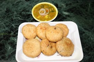 Aloo Kachori Recipe in Hindi