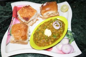 Pav Bhaji Recipe in Hindi