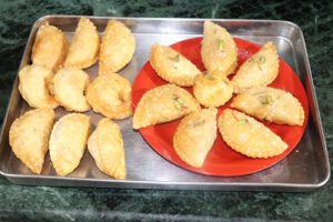 Gujiya Recipe in Hindi