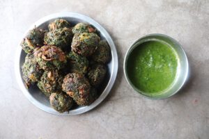 Chana Saag Pakoda