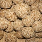 Churwa Laddu – गुड़ और चुड़ा से तैयार करे ये बेहतरीन लड्डू खाए तो करे वाह-वाह, तिलवा बनाएं व खाए